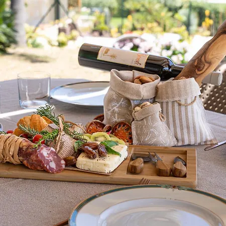 Colle Dei Rustici Ospitalita In Sicilia Nyaraló *